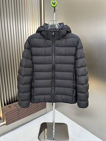 Moncler Laveraet Hooded Short Down Jacket
