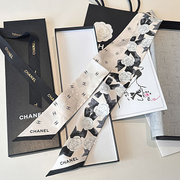 Chanel scarf black and white