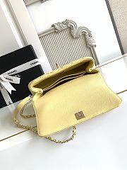 Chanel Coco flap bag with top handle, yellow 24cm - 6