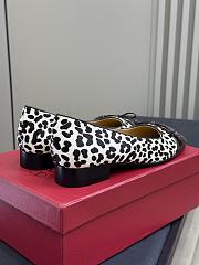 Valentino Garavani leopard print ballet flats  - 2