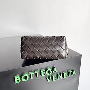  Bottega Veneta intrecciato leather cosmetic pouch in a dark brown color 16.5*10.5*9 cm - 4