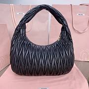 Miu Miu Wander matelassé hobo bag in black nappa leather 29 X 24 X 10 cm - 4
