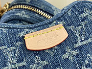 Louis Vuitton Croissant MM Monogram Denim Blue shoulder bag with a matching mini pochette 21X7X13 cm - 2