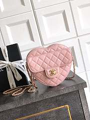 Chanel CC In Love Heart Clutch with Chain in pink lambskin leather 18x19 x5.5cm - 1