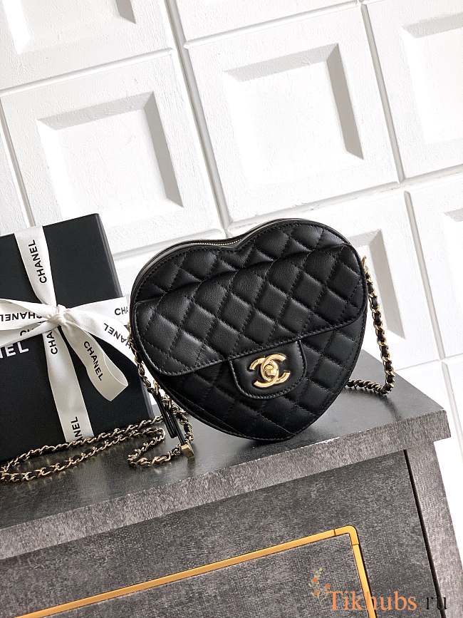 Chanel CC In Love Heart Clutch with Chain in black lambskin leather 18x19 x5.5cm - 1