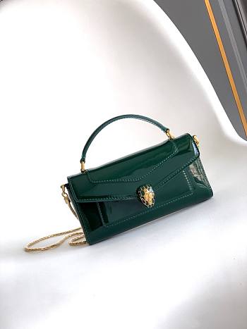 Bvlgari Serpenti Forever phone case in emerald green patent leather 19x10X3.5 cm