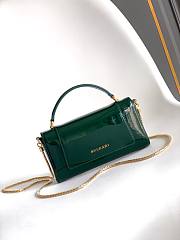 Bvlgari Serpenti Forever phone case in emerald green patent leather 19x10X3.5 cm - 2