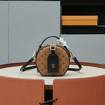 Louis Vuitton Mini Boite Chapeau bag in Monogram Reverse canvas 12x6.5x13 cm