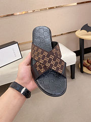 Gucci men's slide sandals with criss-cross straps in brown and black color - 5