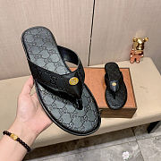 Gucci Interlocking G thong sandals in black - 3