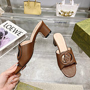 Gucci Women's slide sandal with Interlocking G in brown heel 6 cm - 4