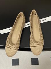 Chanel embroidered cotton ballet flats in beige - 2