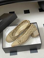 Chanel raffia woven block heel shoes in a beige color heel 5 cm - 5