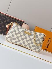 Louis Vuitton Liv Pochette in Damier Azur canvas in white 24.5x13.5x6.5 cm - 1