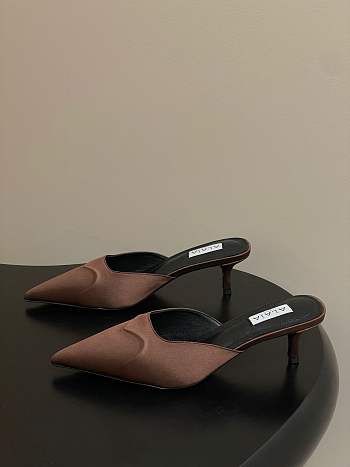 Alaïa Le Coeur 55 satin mules in brown