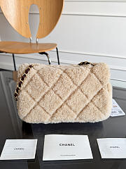  Chanel 24K Mini Shearling Flap Bag in brown lambskin with gold hardware 16 x 23.5 x7.5 cm - 6