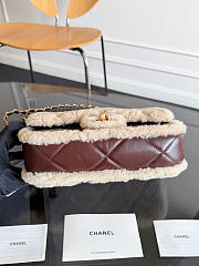  Chanel 24K Mini Shearling Flap Bag in brown lambskin with gold hardware 16 x 23.5 x7.5 cm - 4