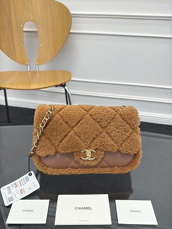 Chanel 24K Teddy Flap 16 x 23.5 x7.5 cm