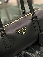 Prada medium leather shoulder bag in black 29x12.5x10cm - 5