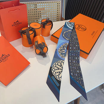 Hermès silk Twilly scarf in blue tones