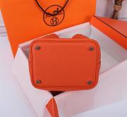 Hermès Picotin Lock 18 bag in orange Clemence leather  - 3