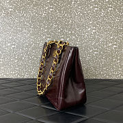 Valentino Garavani Laseine Small Shopping Bag in Chevron-Patterned Leather in burgundy color 26.5 x 22 x 10 cm - 5