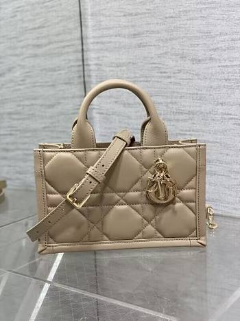 Dior Macrocannage Book Tote in powder beige 21.5 x 13 x 7.5 cm 