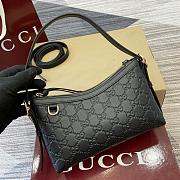  Gucci GG Emblem embossed black leather small shoulder bag in black color 22×14×8cm - 6