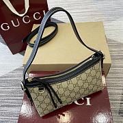 Gucci GG Emblem medium shoulder bag in the coated-canvas 22x14x8cm  - 4