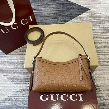 Gucci GG Emblem embossed leather small shoulder bag in brown color 22×14×8cm