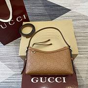 Gucci GG Emblem embossed leather small shoulder bag in brown color 22×14×8cm - 6