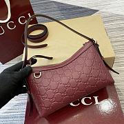 Gucci GG Emblem embossed leather small shoulder bag in red color 22×14×8cm - 4