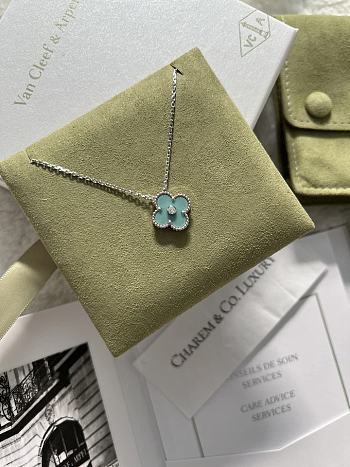 Van Cleef & Arpels 2022 Limited Edition Vintage Alhambra necklace