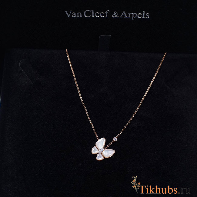 Van Cleef & Arpels necklace with a white butterfly pendant - 1