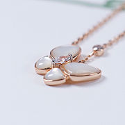 Van Cleef & Arpels necklace with a white butterfly pendant - 4