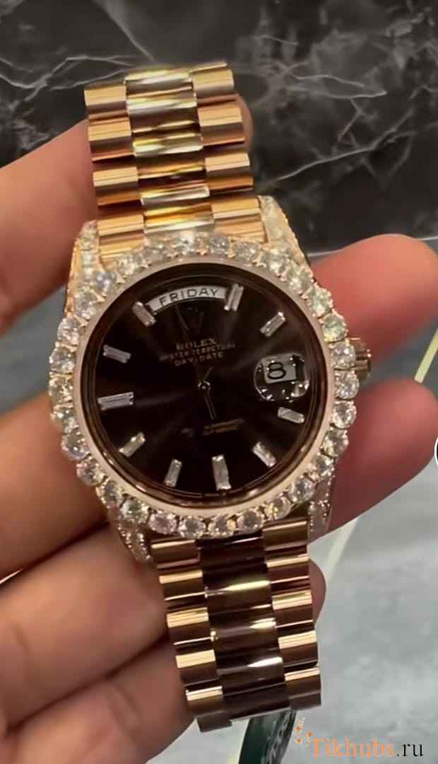 Rolex Oyster Perpetual Day-Date 40 with large custom diamond embellishment - 1