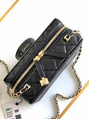 Chanel Coco Click Camera Bag in black lambskin leather with light gold hardware 11.5×16×6cm - 2