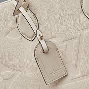 Louis Vuitton OnTheGo MM tote bag in light beige Monogram Empreinte calf leather 35x27x 14 cm - 4