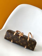 Louis Vuitton LV Hang On M47031 Women's Shoulder Bag in Brown 26 × 11.5 × 6.5 cm - 4