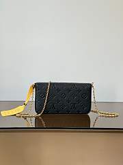 Louis Vuitton Félicie Pochette bag in black Monogram Empreinte leather 21x12x3 cm - 6