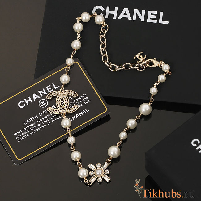 Chanel gold-tone metal and faux pearl necklace with crystal embellishments - 1