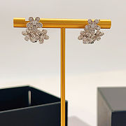 Graff Wild Flower diamond cluster stud earrings  - 2