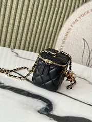 Chanel Mini Vanity with Chain bag in black lambskin leather with gold hardware 11x9 cm - 6