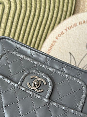 Chanel Classic Flap bag in a mini size and lambskin leather 26*11*23cm - 5