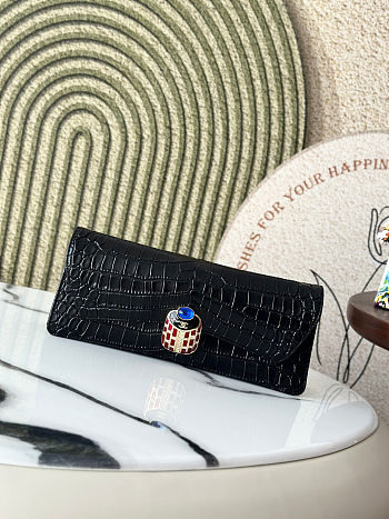 Chanel 19A crocodile embossed gold jeweled scarab clutch bag 30*13*4 cm