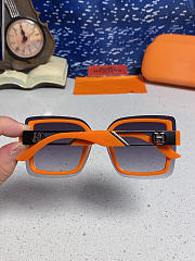Hermes sunglasses featuring the 'H' logo - 4