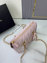 Prada Re-Edition 1995 Chaîne medium tote bag in light pink 25x24x5cm - 2