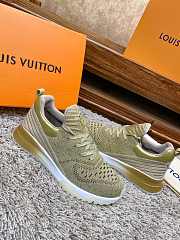 Louis Vuitton V.N.R. (Vuitton New Runner) sneakers in a metallic gold - 4