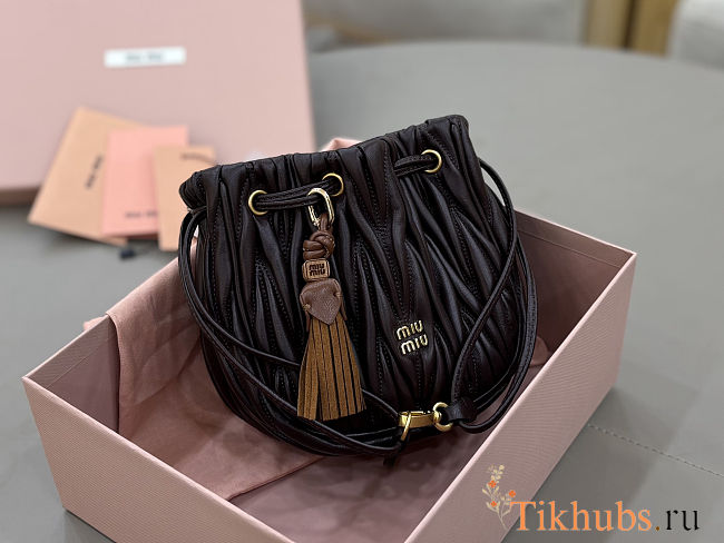 Miu Miu Matelassé nappa leather pouch in dark brown 14x16x7.5 cm - 1