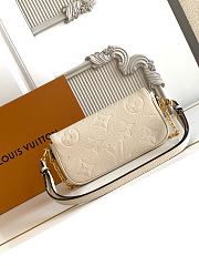 Louis Vuitton Wallet On Chain Ivy bag in cream 23.5x12x4.3 cm - 2